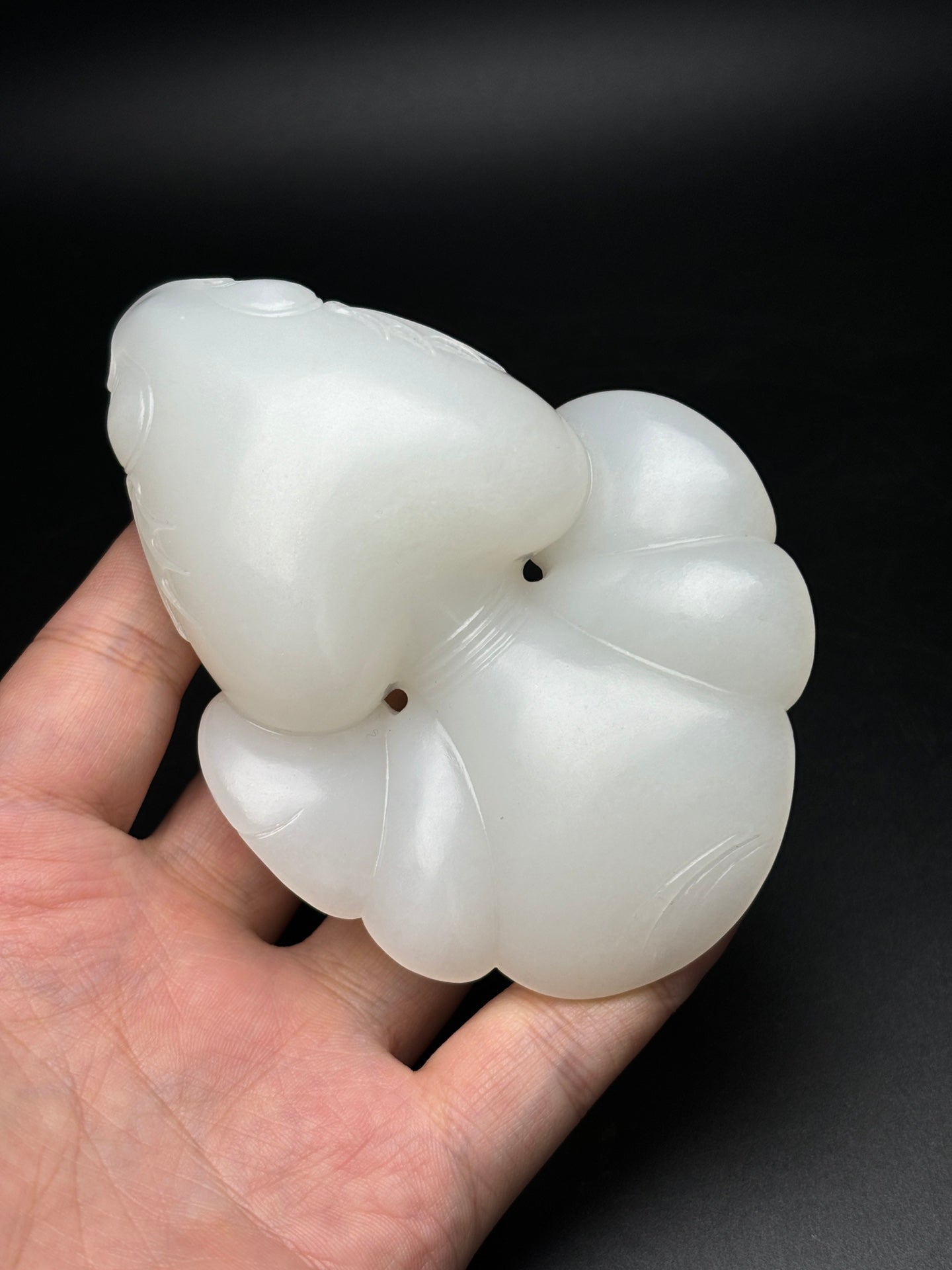 A1080 Superb Chinese White Hetian Jade Carved Goldfish Statue