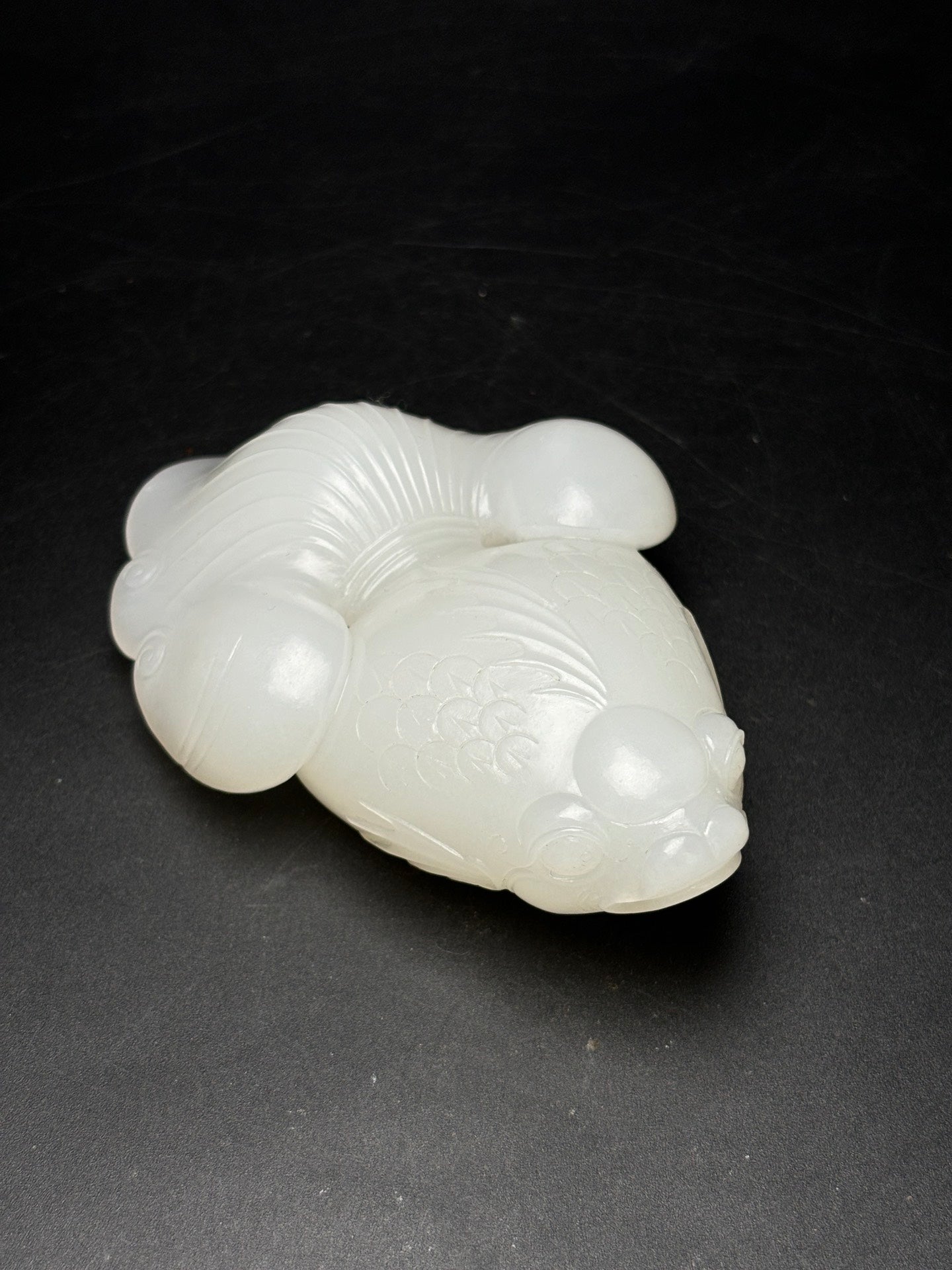 A1080 Superb Chinese White Hetian Jade Carved Goldfish Statue