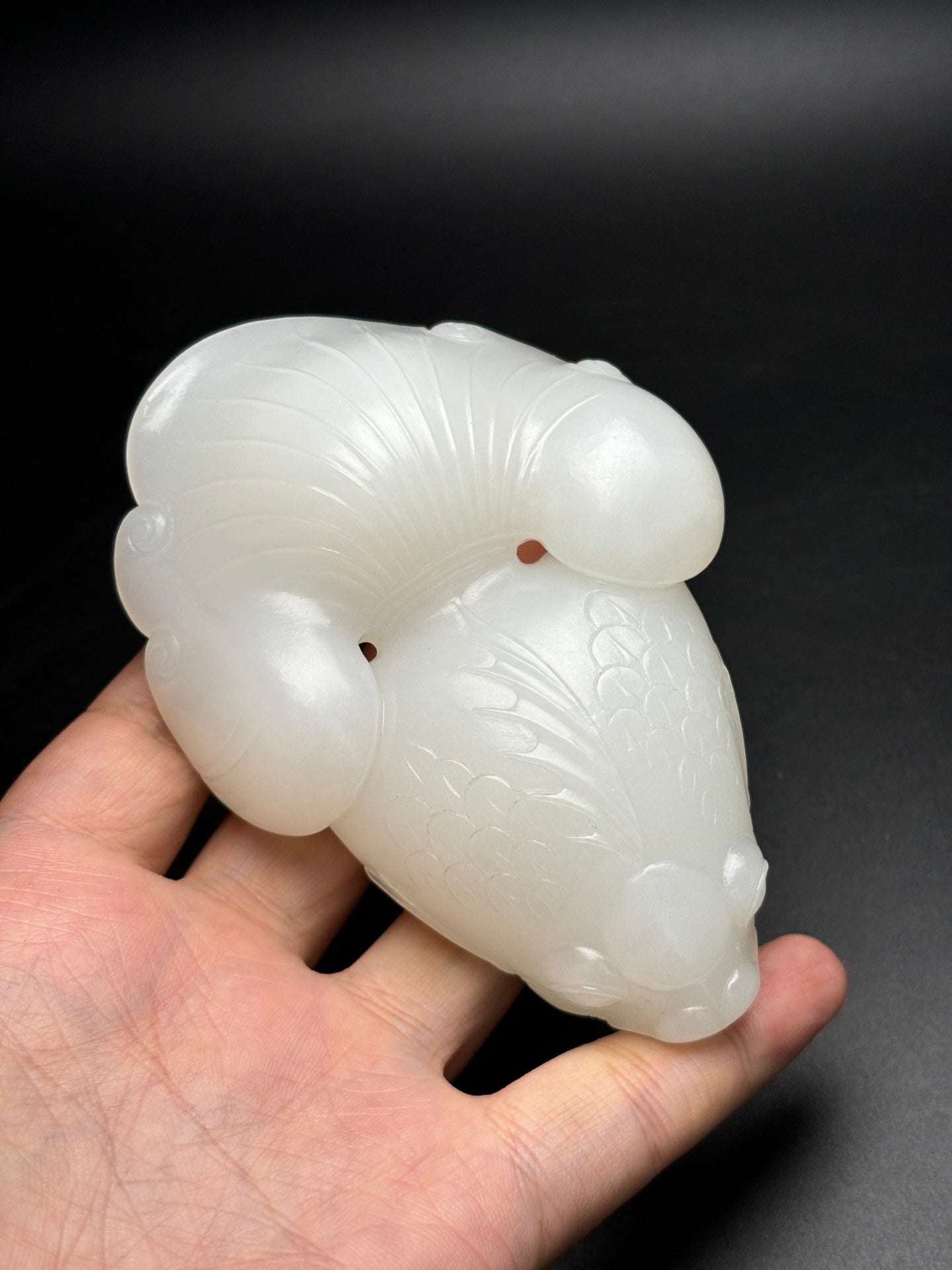 A1080 Superb Chinese White Hetian Jade Carved Goldfish Statue