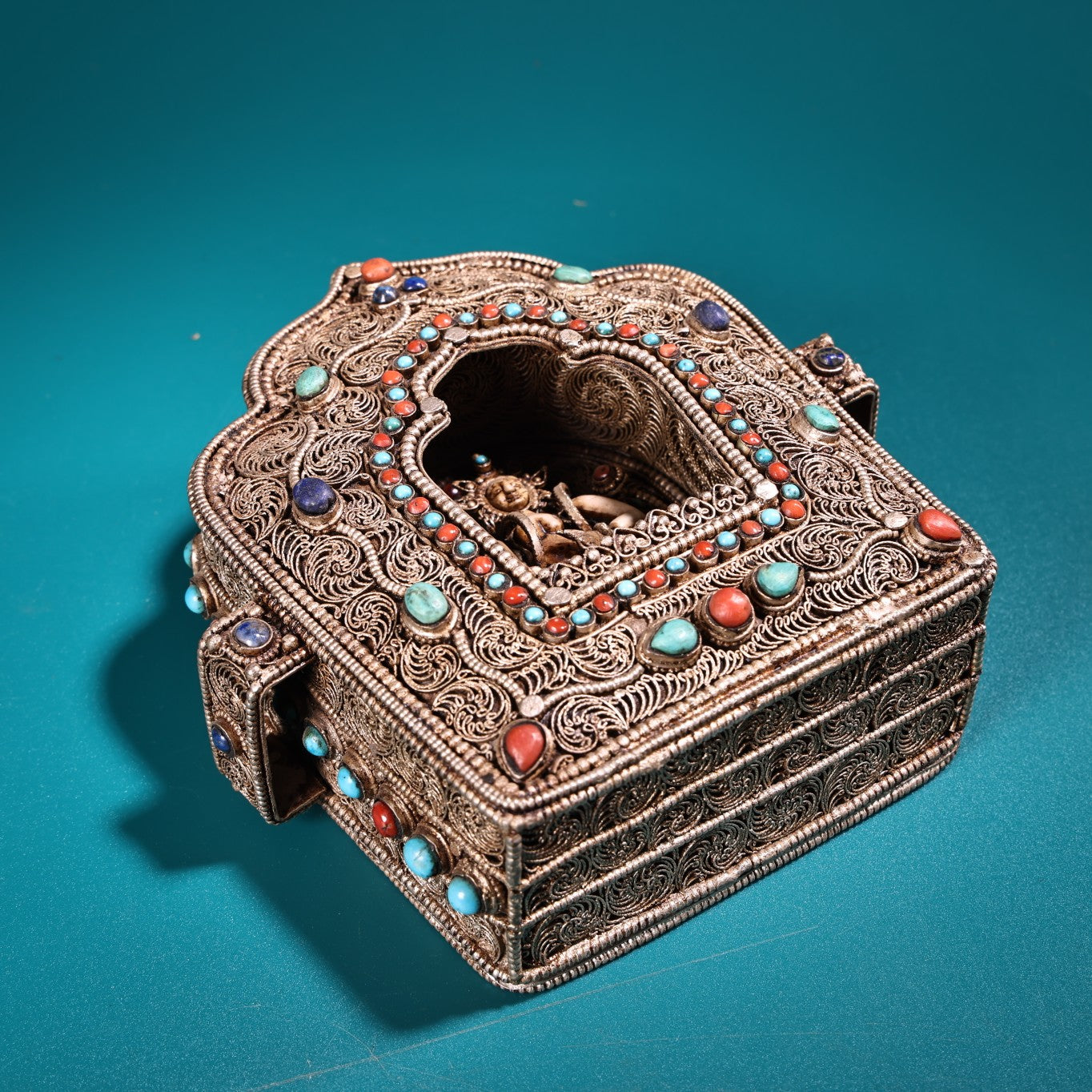 A1081 Tibetan Silver Wires Inlay Turquoise & Lapis Lazuli Buddha Gawu Box