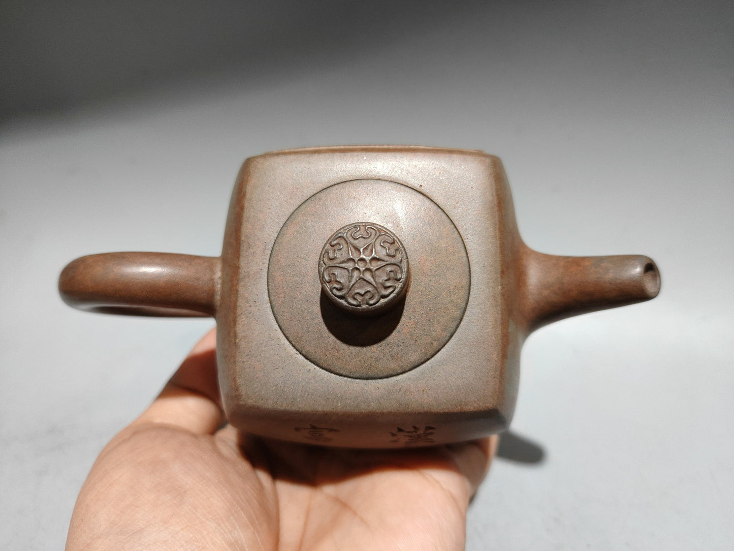 A1096 Chinese Yixing Zisha Clay Teapot w Artist Signed