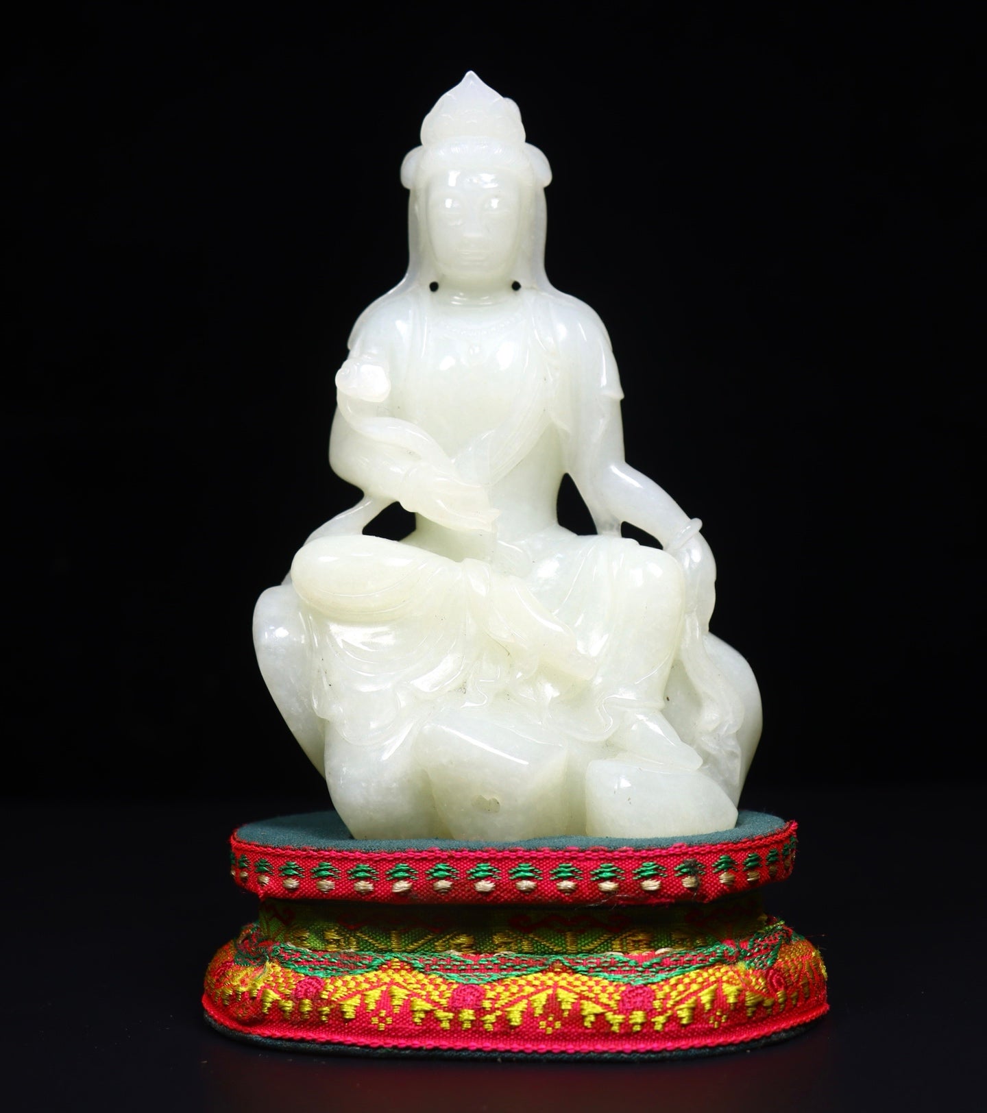 A1116 Luxury Chinese White Hetian Jade Carved Ruyi Kwan-yin Statue