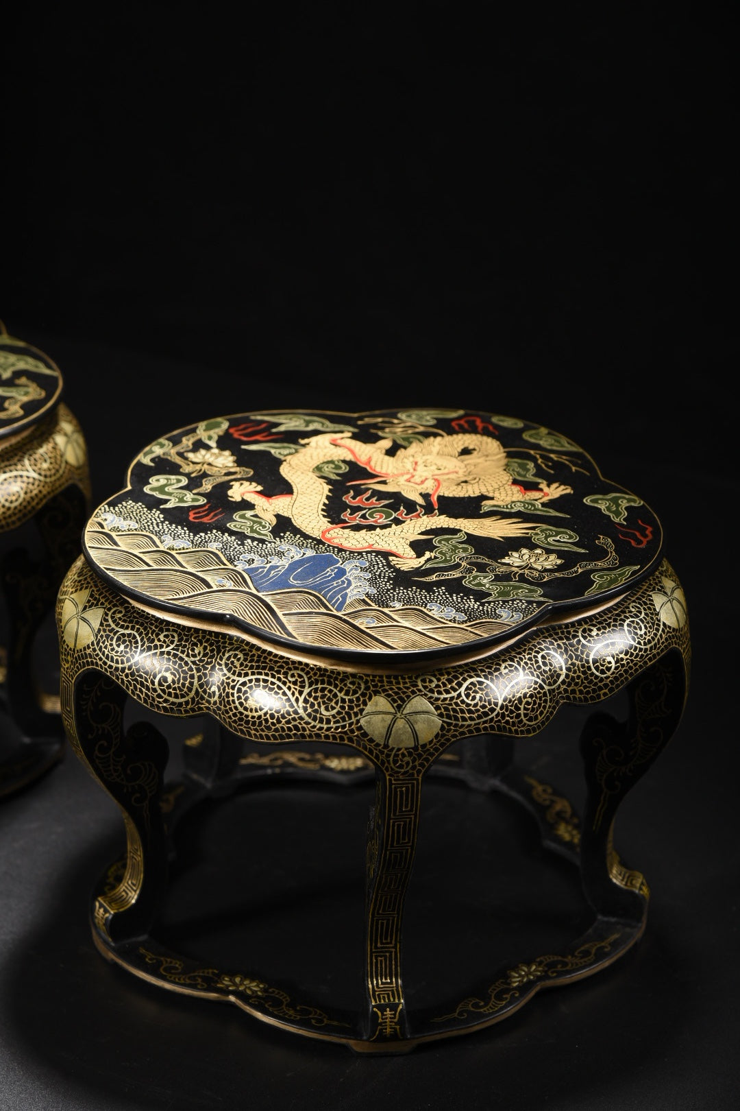 A1128 A Pair Vintage Chinese Gilt Gold Wooden-cored Lacquerware Clouds Dragon Design Small Chair