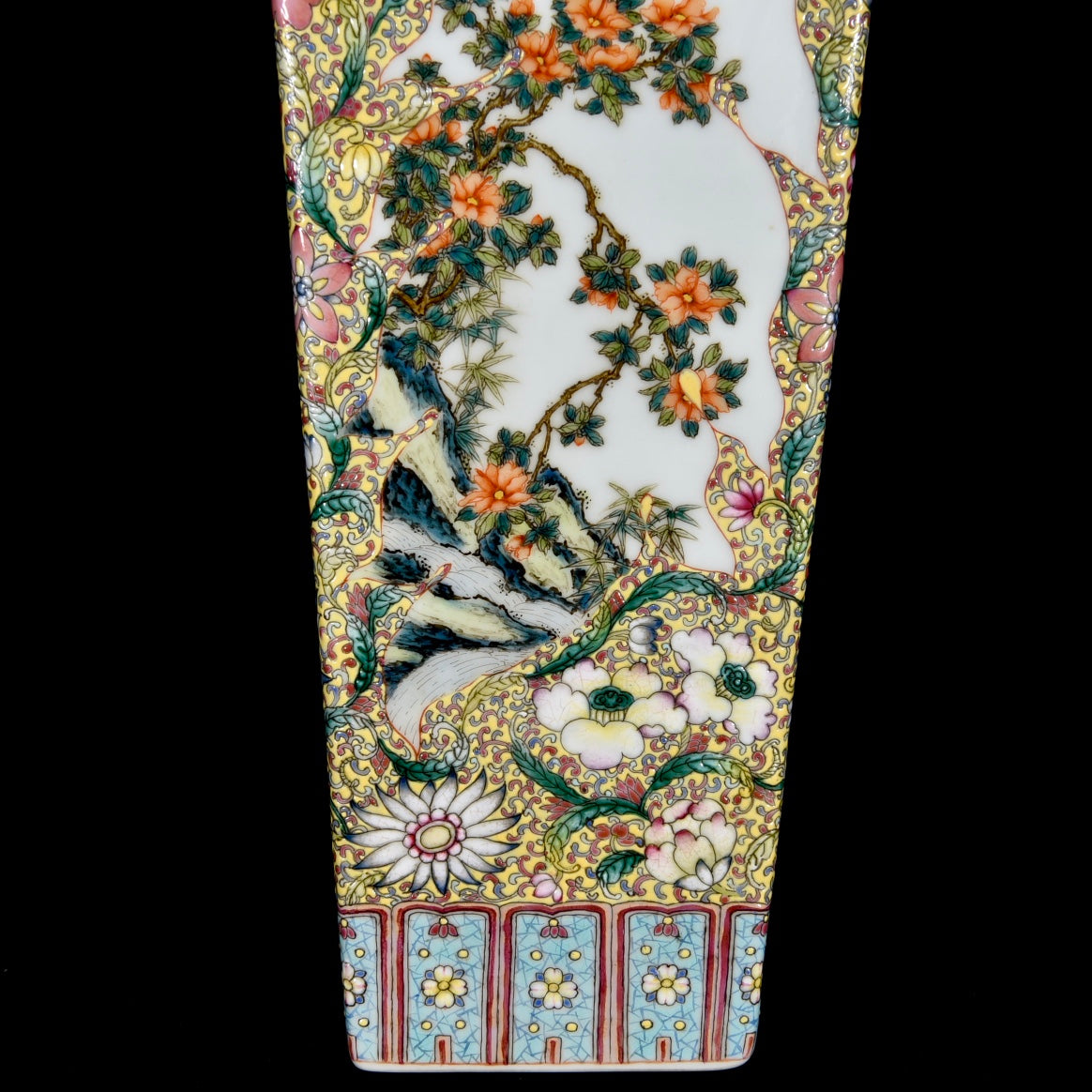 A1149 Chinese Qing Dynasty Gilt Gold Famille Rose Flowers Design Porcelain Vase