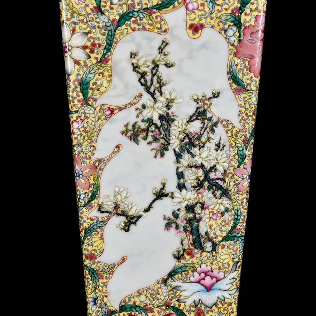 A1149 Chinese Qing Dynasty Gilt Gold Famille Rose Flowers Design Porcelain Vase