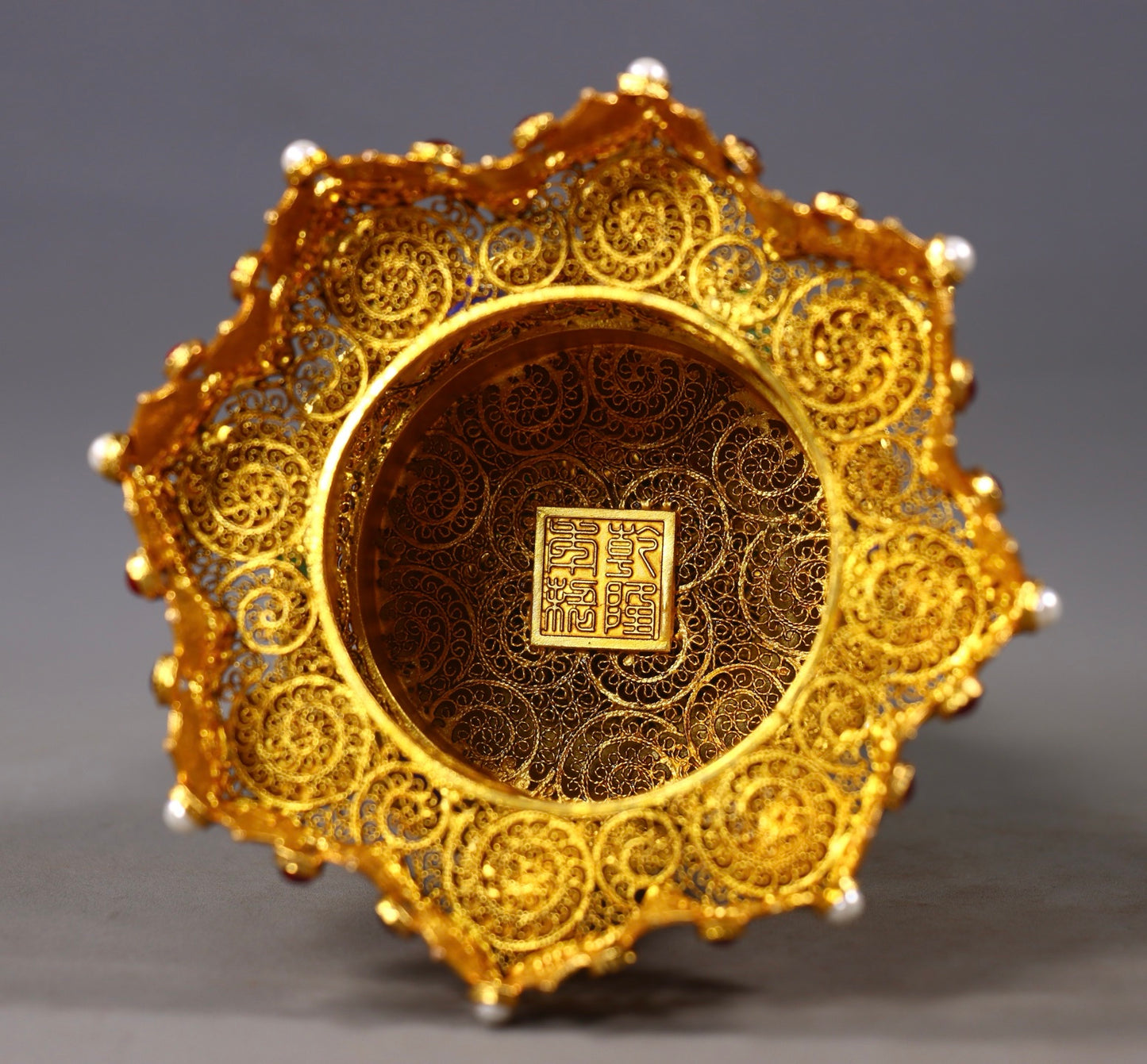 A1155 Exquisite Chinese Gold Wires Enamel Inlay Green Hetian Jade Three Buddha Statue