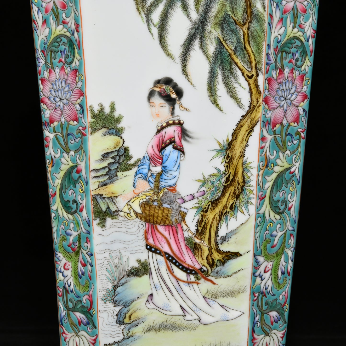 A1156 Chinese Qing Dynasty Gilt Edge Famille Rose Beautiful Woman Design Porcelain Vase