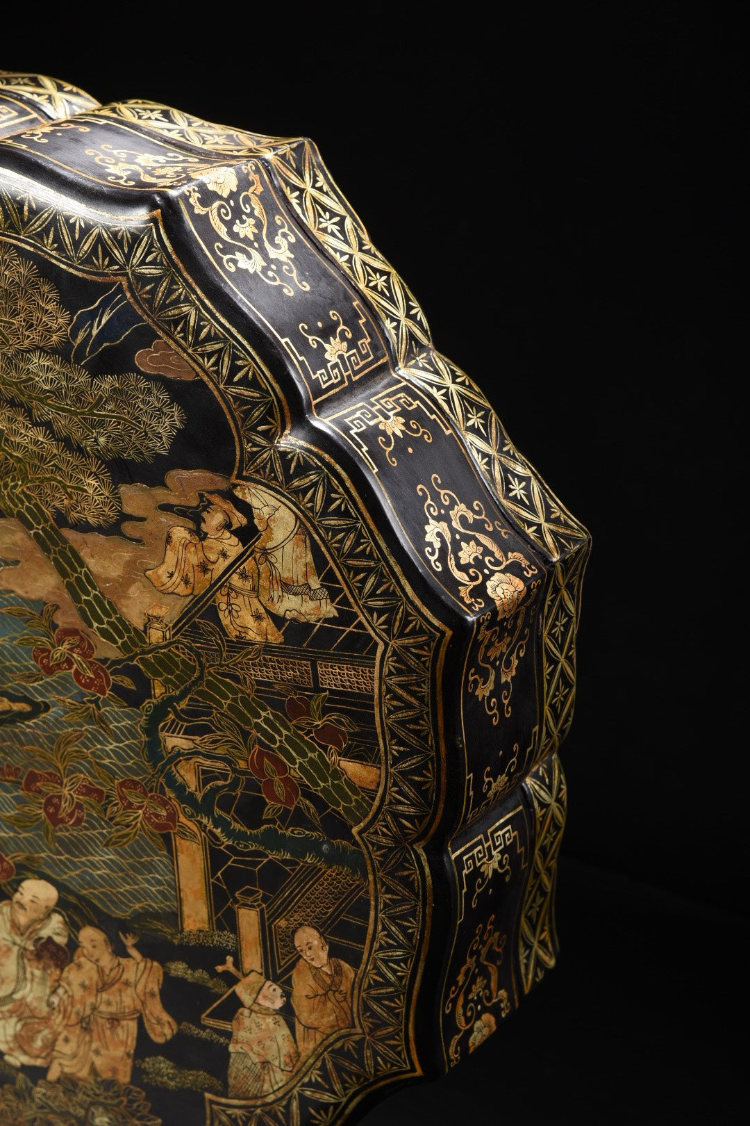 A1163 Chinese Gilt Gold Wooden-cored Lacquerware Eight Taoism Deity Jewellery Box