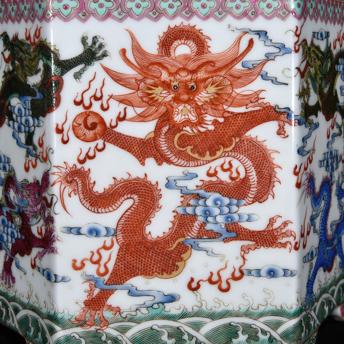 A1190 Chinese Qing Dynasty Gilt Edge Famille Rose Clouds Dragon Design Porcelain Brush Pot