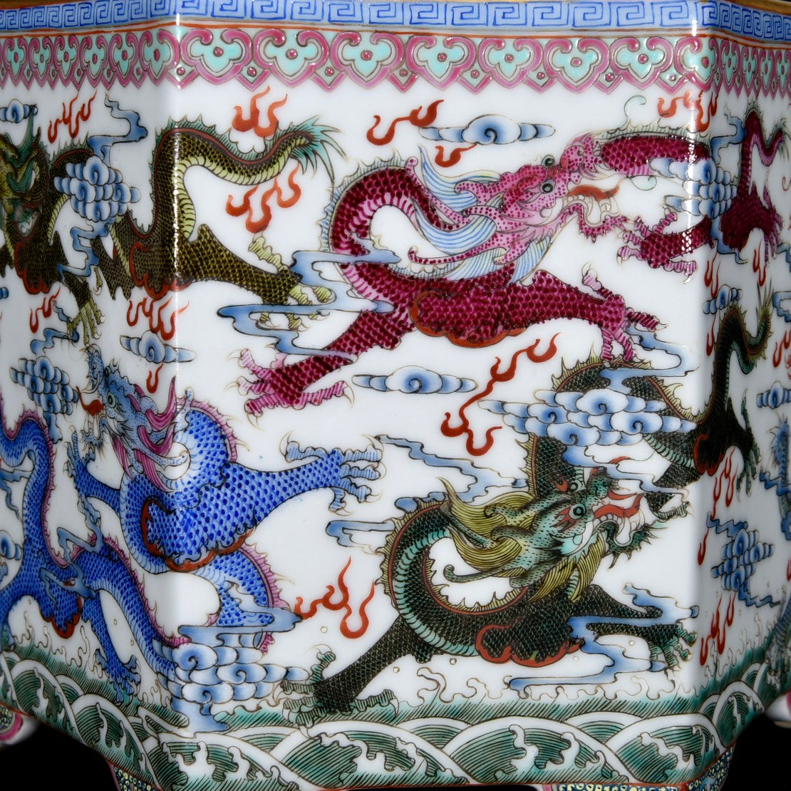 A1190 Chinese Qing Dynasty Gilt Edge Famille Rose Clouds Dragon Design Porcelain Brush Pot