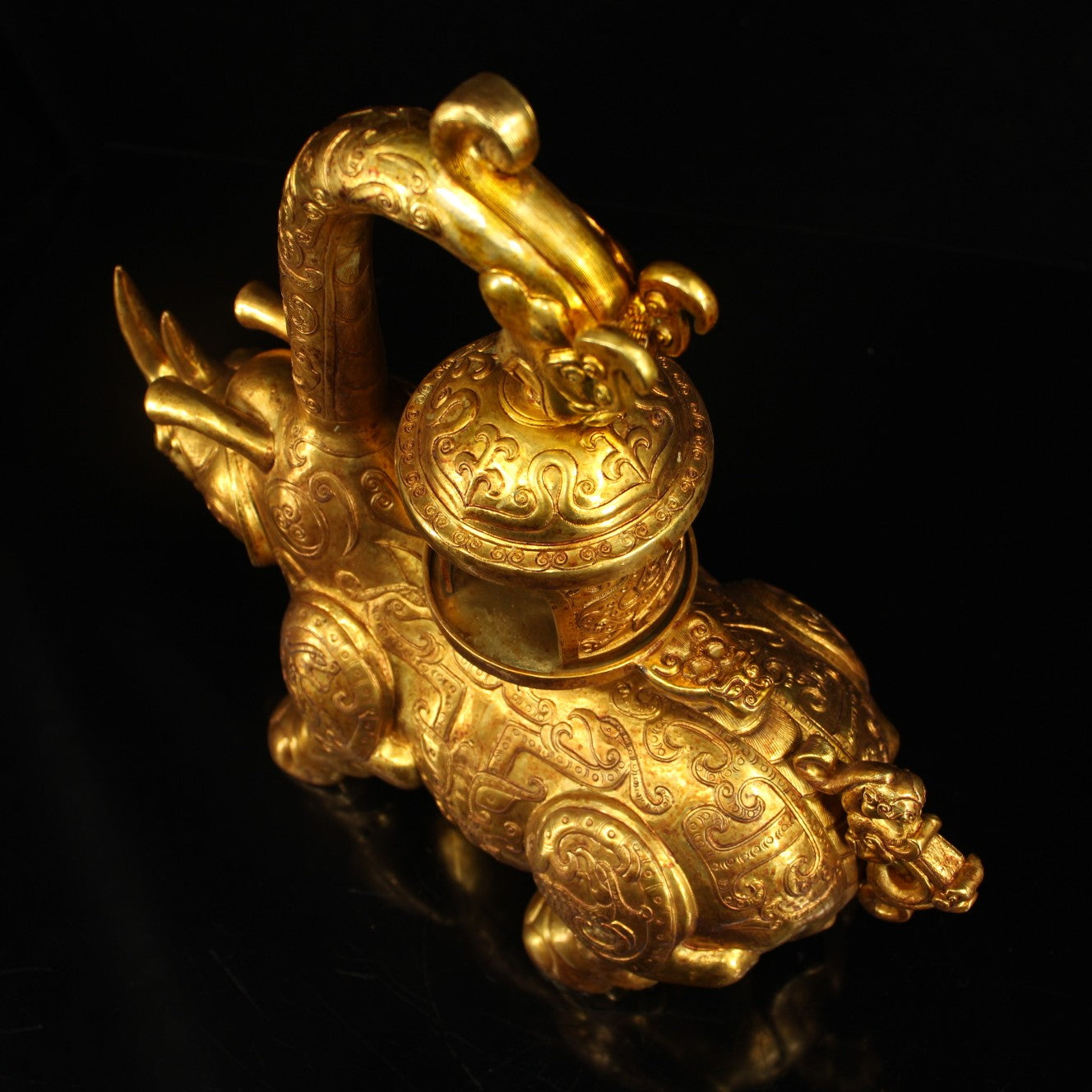 A1197 Superb Vintage Chinese Gilt Gold Copper Rhinoceros Palace Lantern