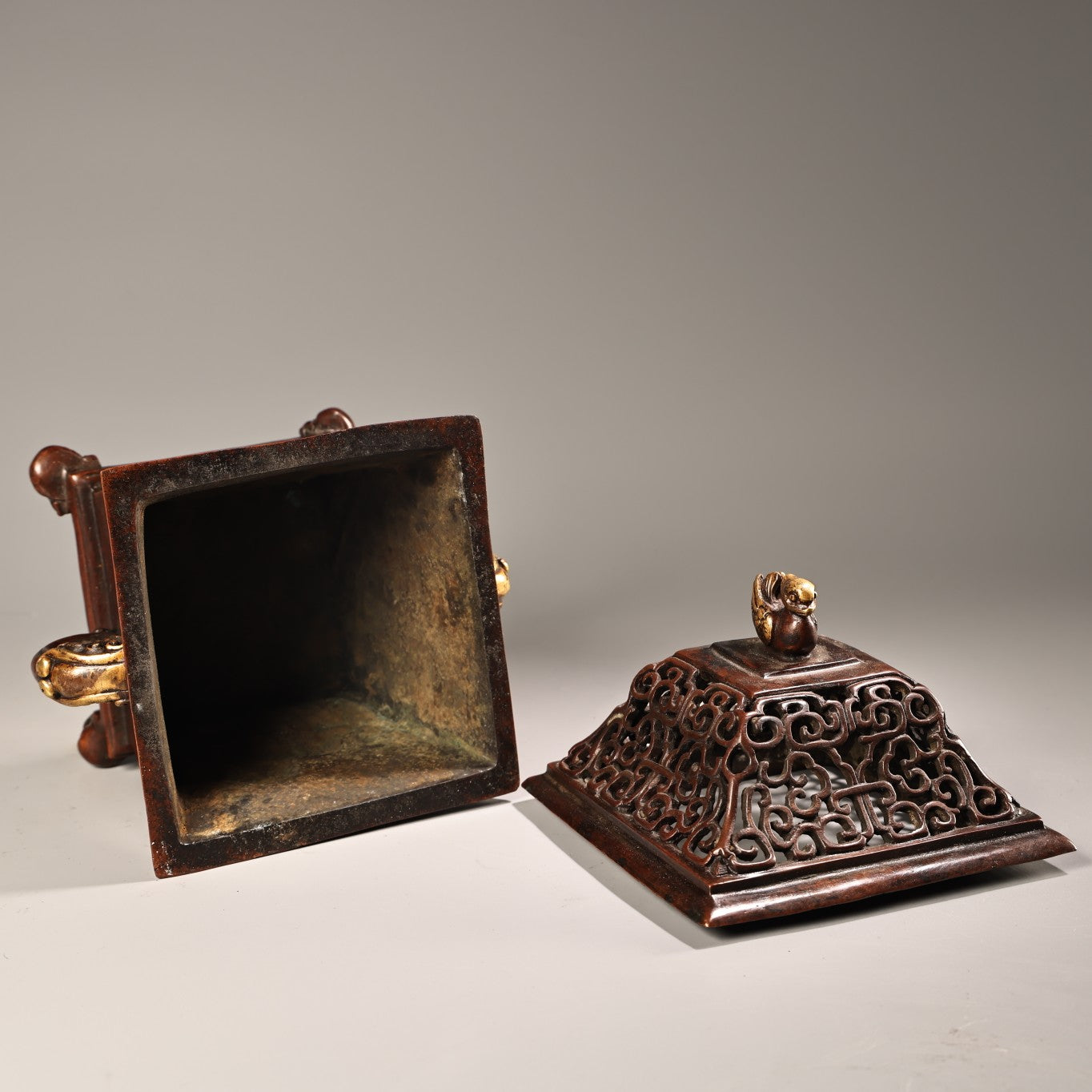 A1215 Vintage Chinese Gilt Gold Copper Double Ear Incense Burner