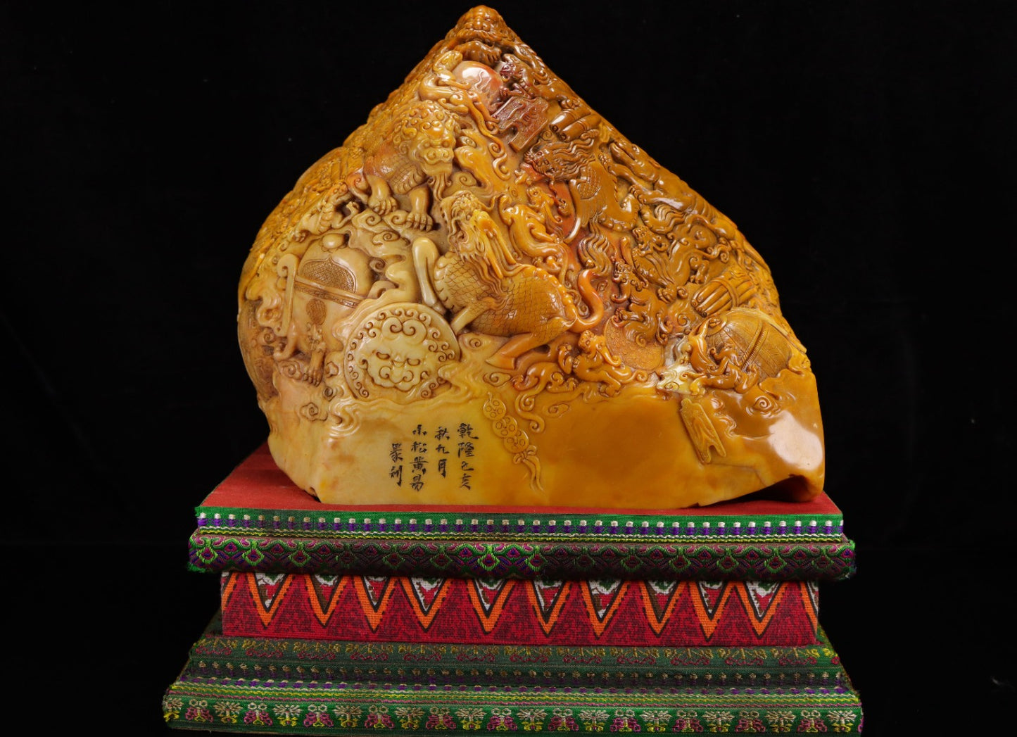 A1217 Superb Old Chinese Shoushan Tianhuang Stone Carved Divine Beast Statue