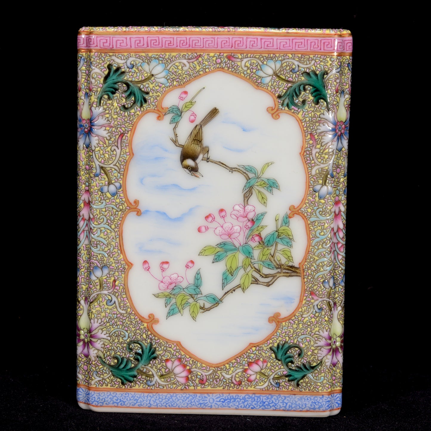 A1219 Chinese Qing Dynasty Gilt Edge Famille Rose Flowers Bird Design Porcelain Brush Pot