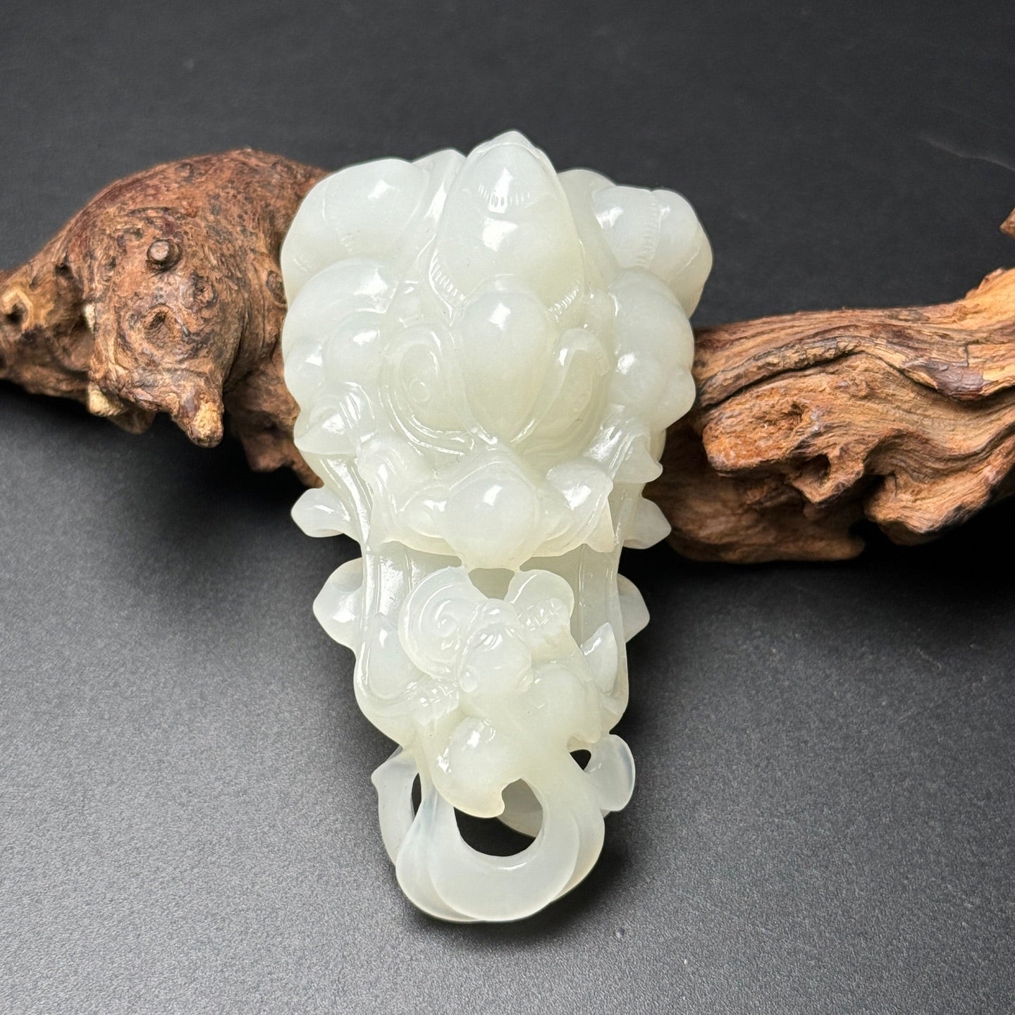 A1221 Chinese Hetian Jade Carved Beast Face Pendant