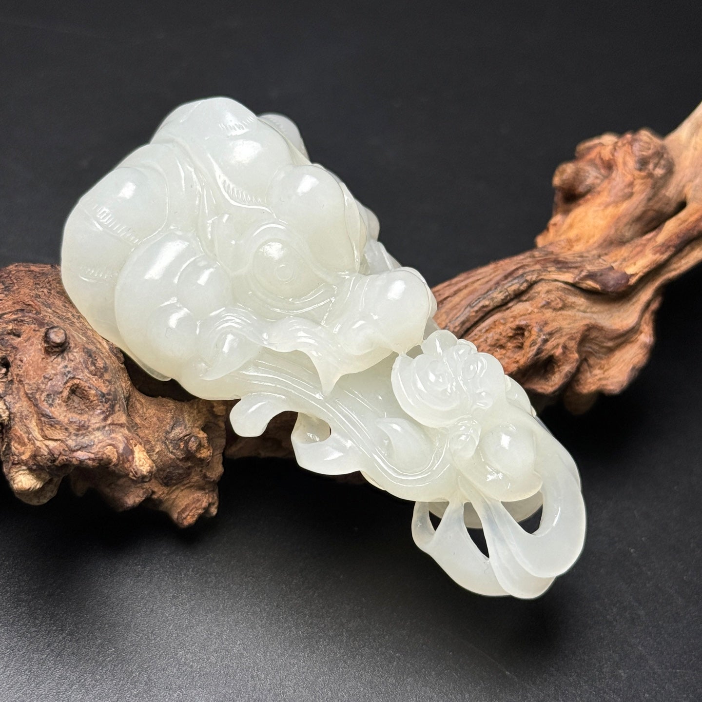 A1221 Chinese Hetian Jade Carved Beast Face Pendant