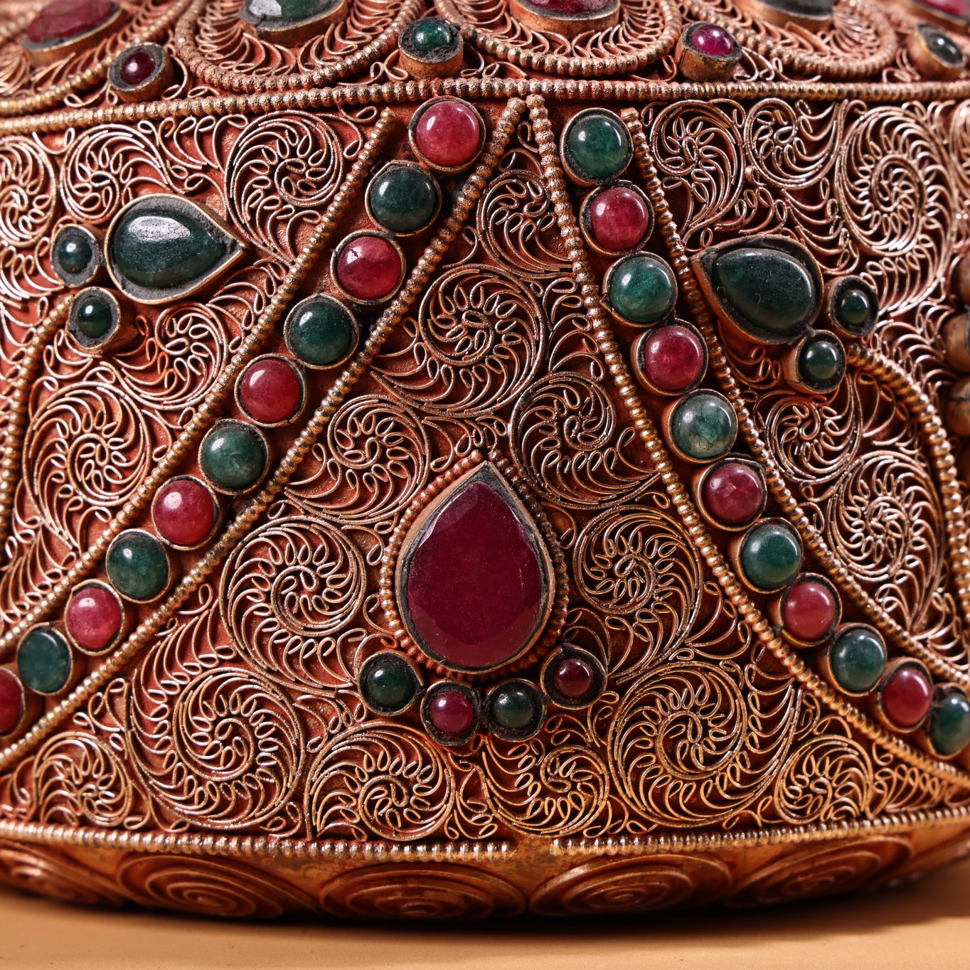 A1238 Tibetan Silver Wires Inlay Gems Handle Teapot