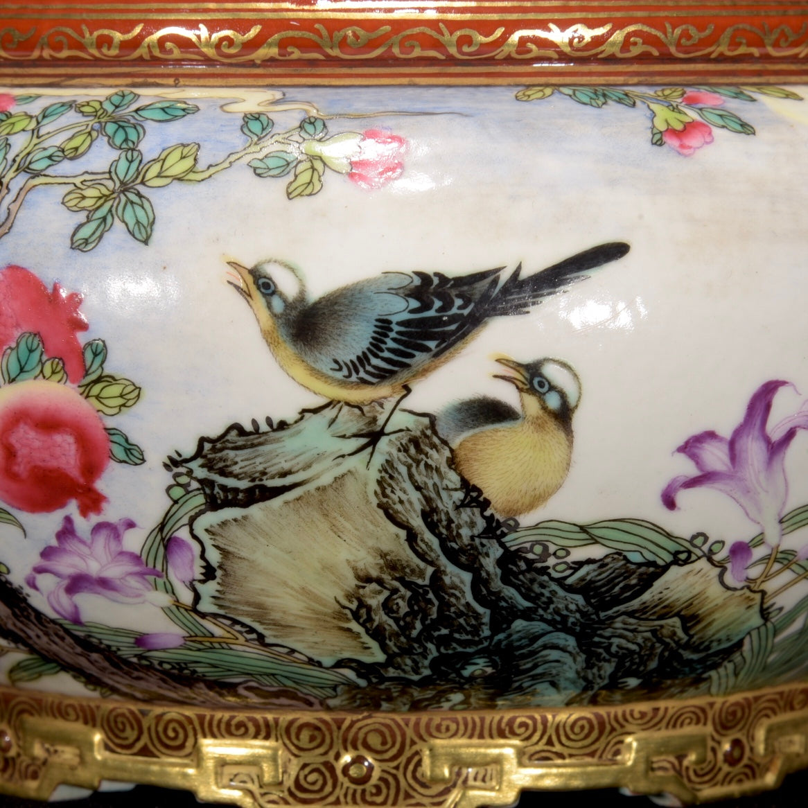 A1320 Chinese Qing Dynasty Gilt Edge Famille Rose Flowers Bird & Pomegranate Design Porcelain Brush Washer