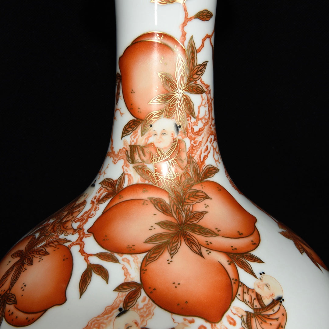 A1322 Chinese Qing Dynasty Gilt Edge Iron Red Glaze Peach Design Porcelain Vase