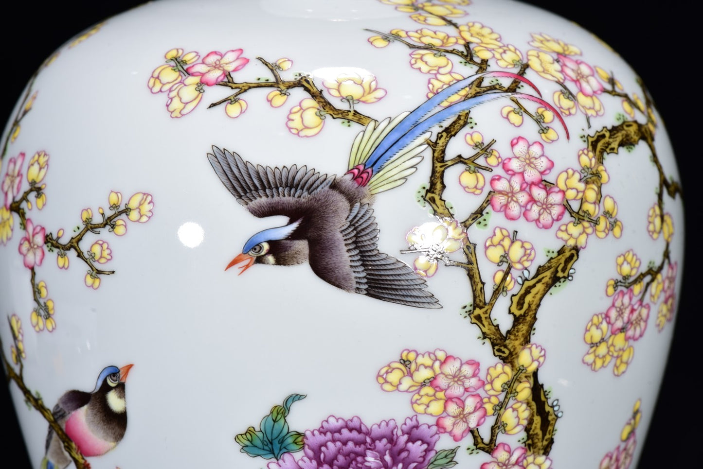 A1326 Chinese Qing Dynasty Gilt Edge Famille Rose Flowers Bird Design Porcelain Vase