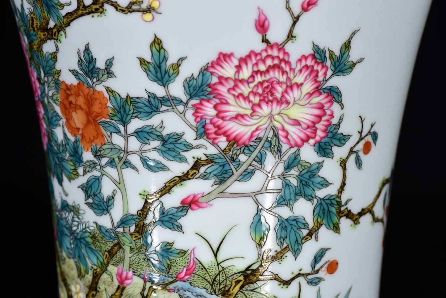 A1326 Chinese Qing Dynasty Gilt Edge Famille Rose Flowers Bird Design Porcelain Vase