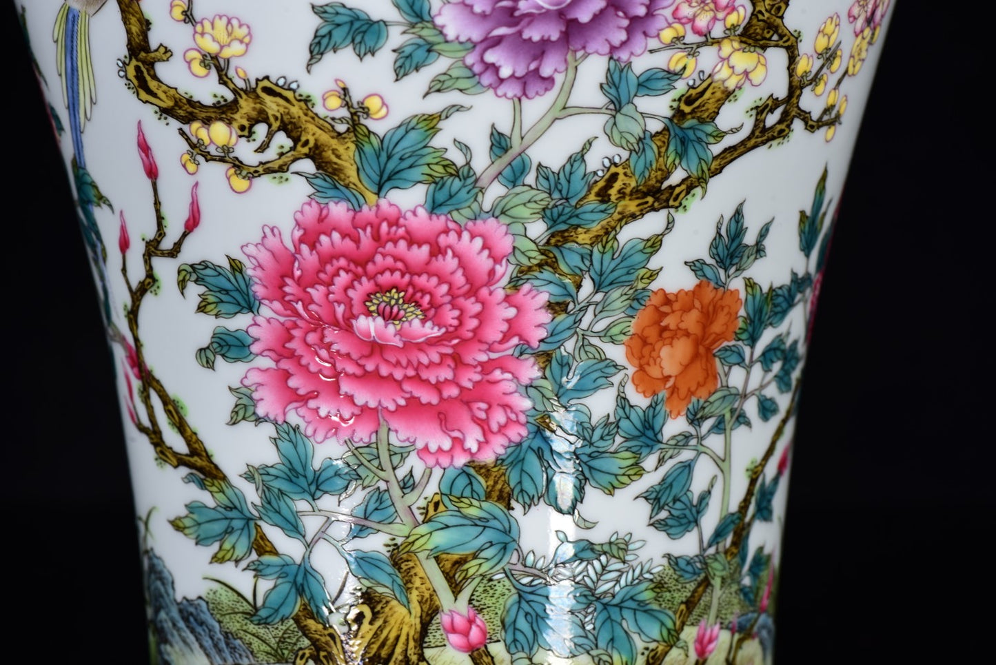 A1326 Chinese Qing Dynasty Gilt Edge Famille Rose Flowers Bird Design Porcelain Vase