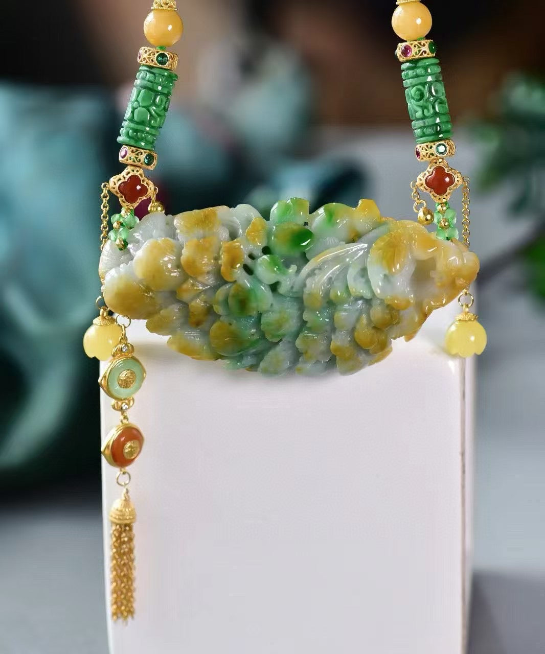 A1350 Exquisite Jadeite Carved Peacock Pendant w Beads Necklace