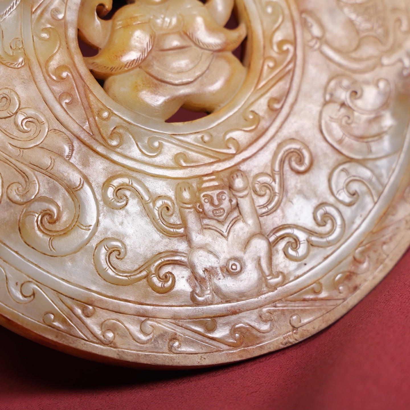 A1355 High Quality Chinese Hetian Jade Dragon Phoenix Jade bi