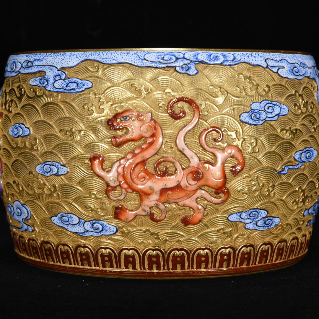 A1357 Chinese Qing Dynasty Gilt Gold Famille Rose Enamel Low Relief Long Life Turtle Design Porcelain Brush Washer