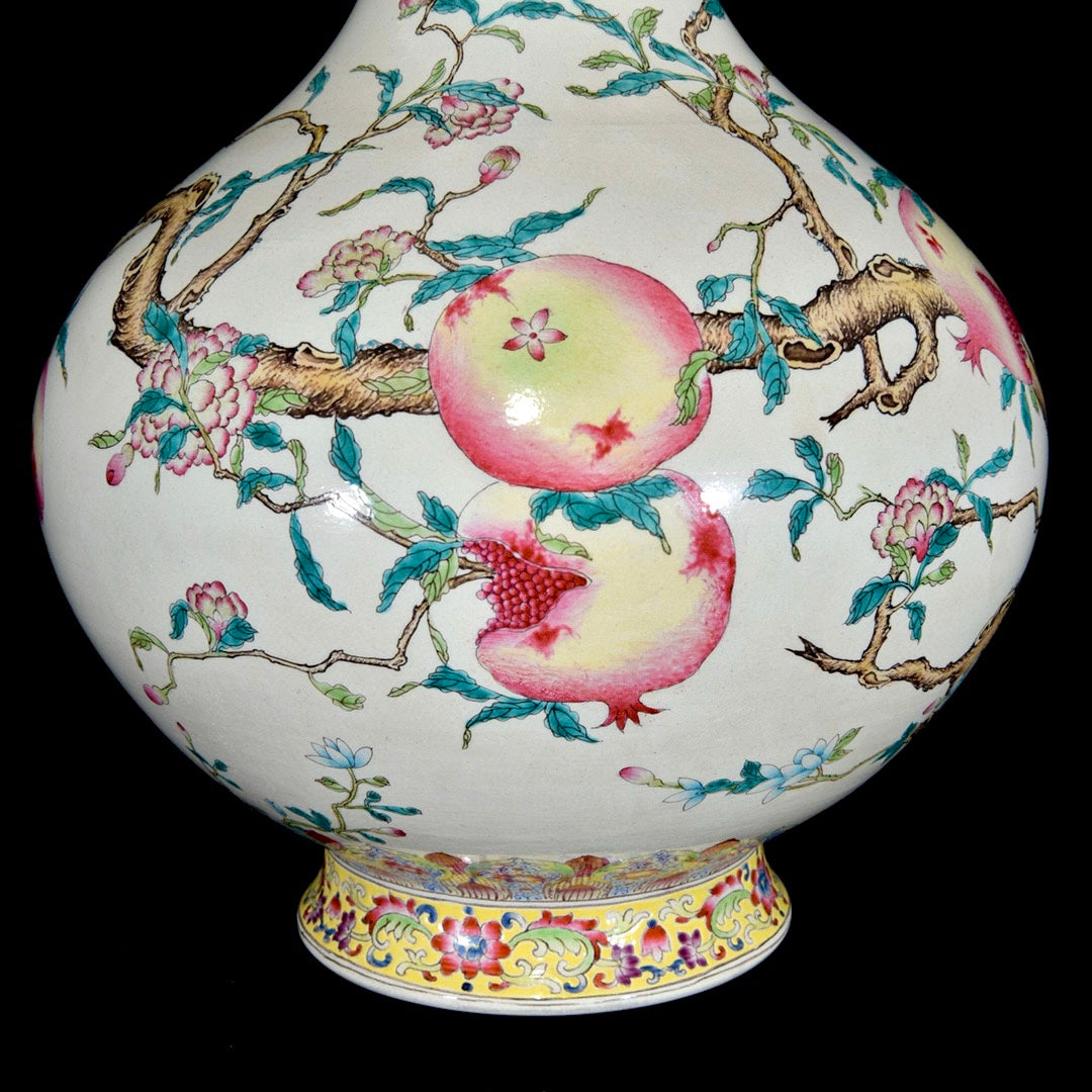 A1369 Chinese Qing Dynasty Gilt Edge Famille Rose Pomegranate Design Porcelain Vase