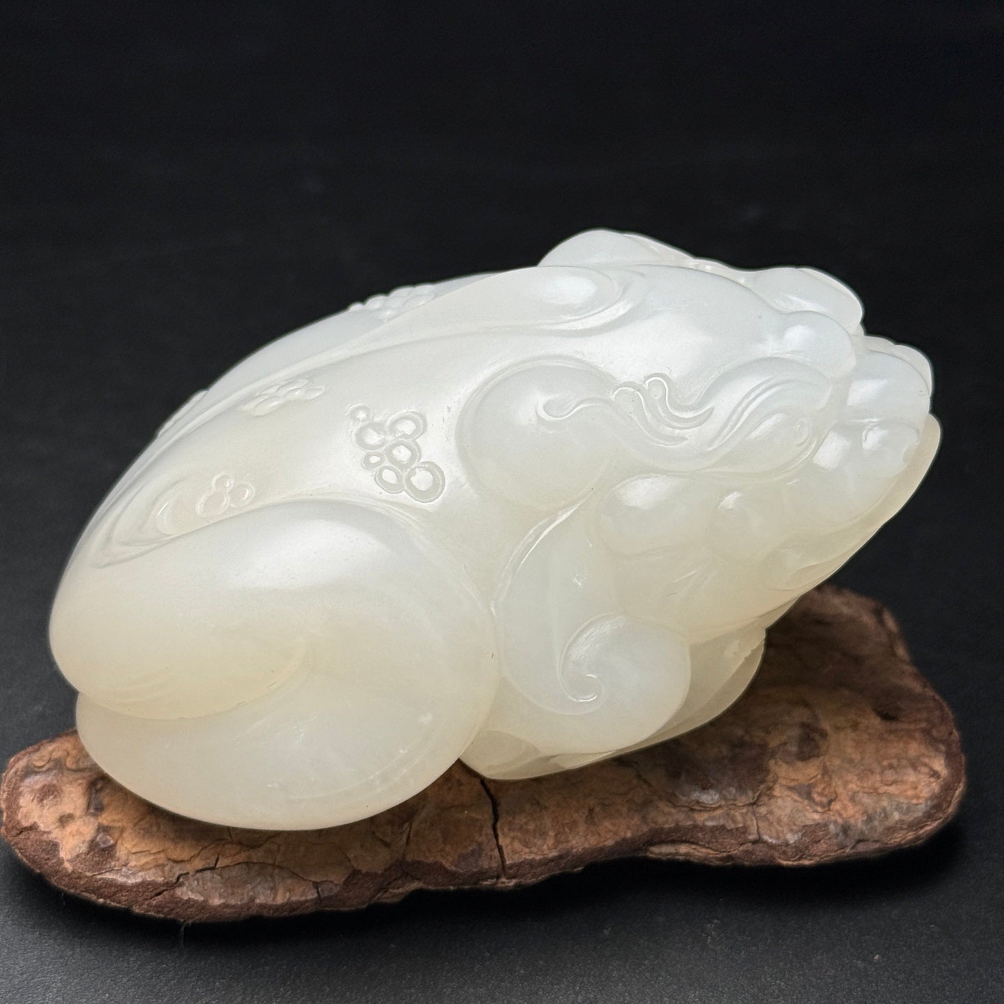 A1395 Superb Chinese White Hetian Jade Carved Fortune Toad Statue