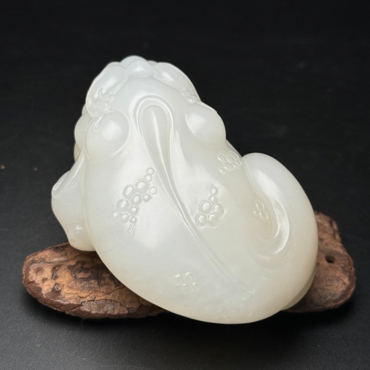 A1395 Superb Chinese White Hetian Jade Carved Fortune Toad Statue