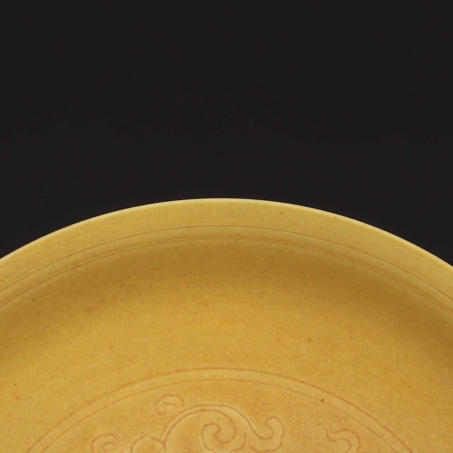 A1405 Chinese Yellow Glaze Flowers Design Porcelain Plate