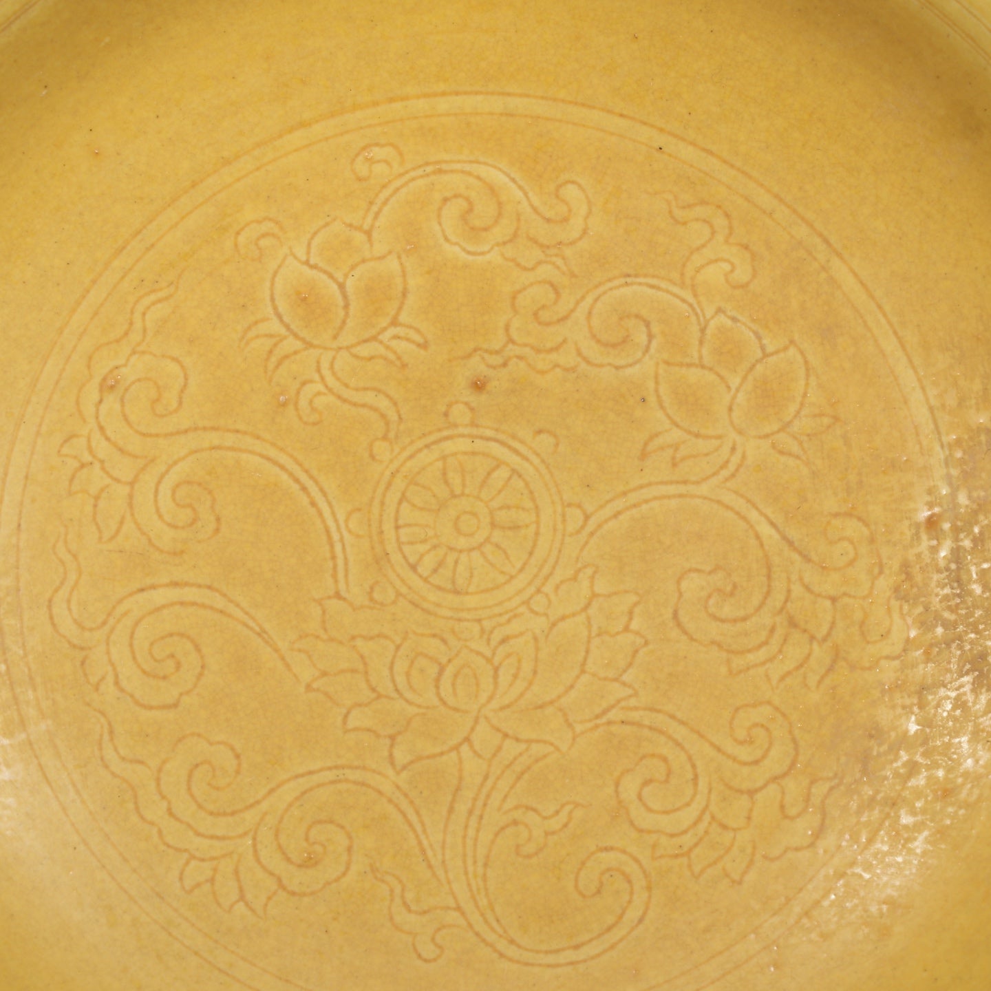 A1405 Chinese Yellow Glaze Flowers Design Porcelain Plate