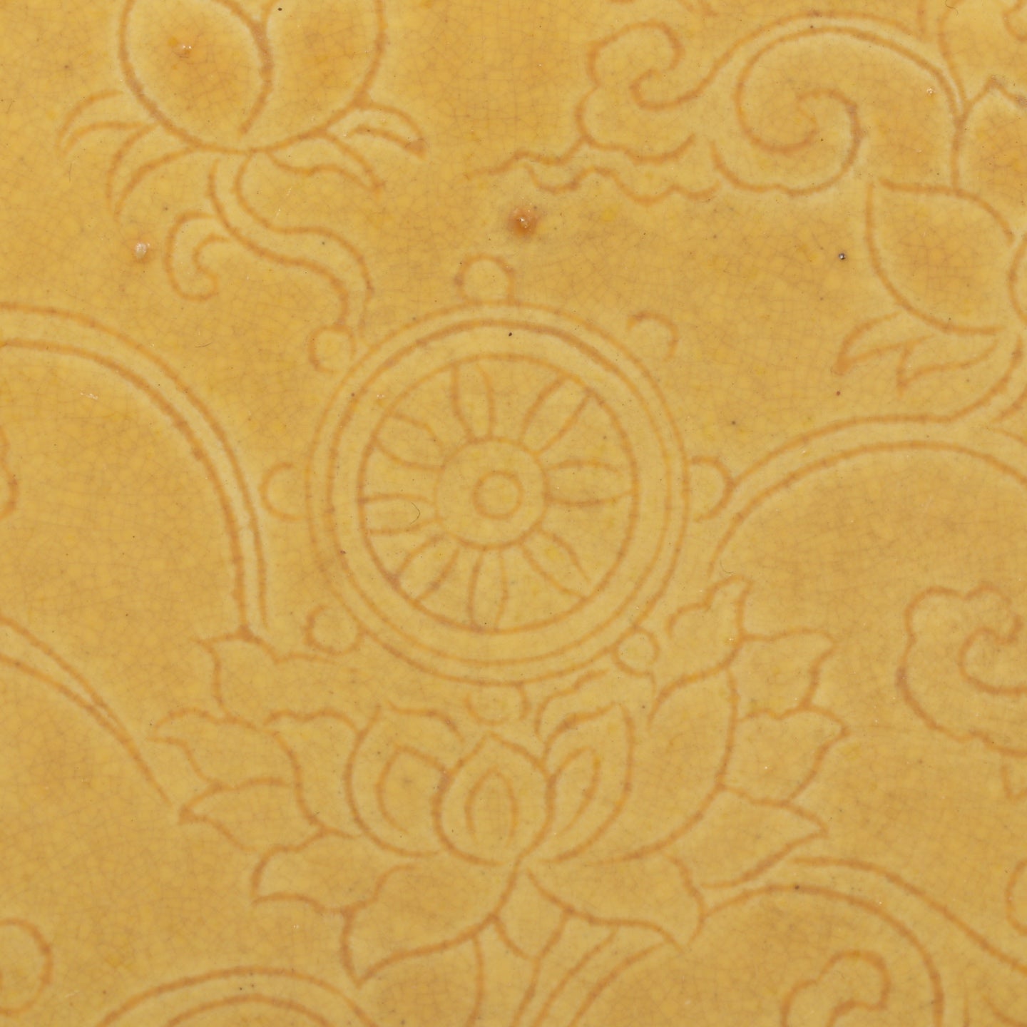 A1405 Chinese Yellow Glaze Flowers Design Porcelain Plate