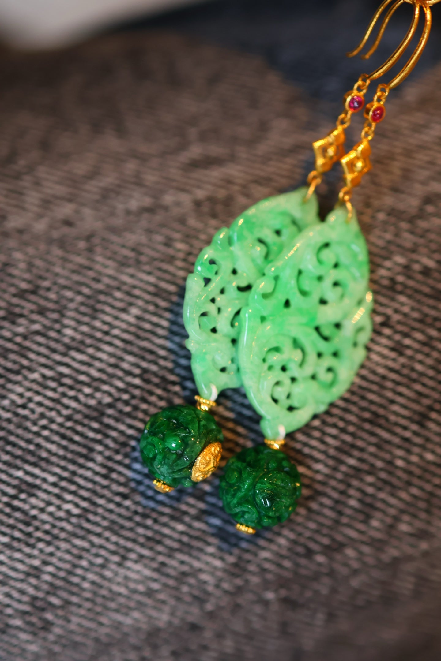 A1407 Exquisite 18K Gold Inlay Jadeite Earring