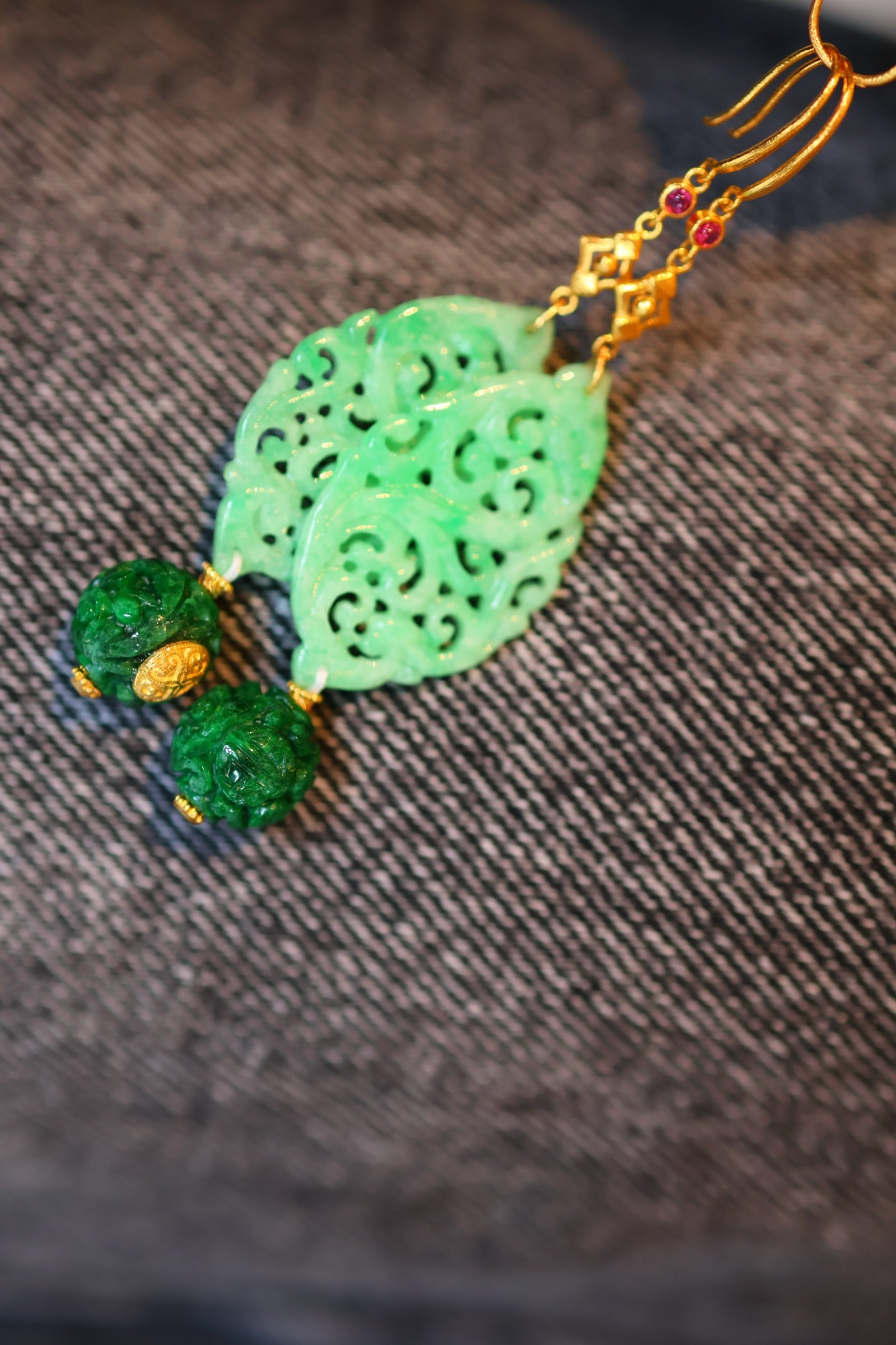 A1407 Exquisite 18K Gold Inlay Jadeite Earring