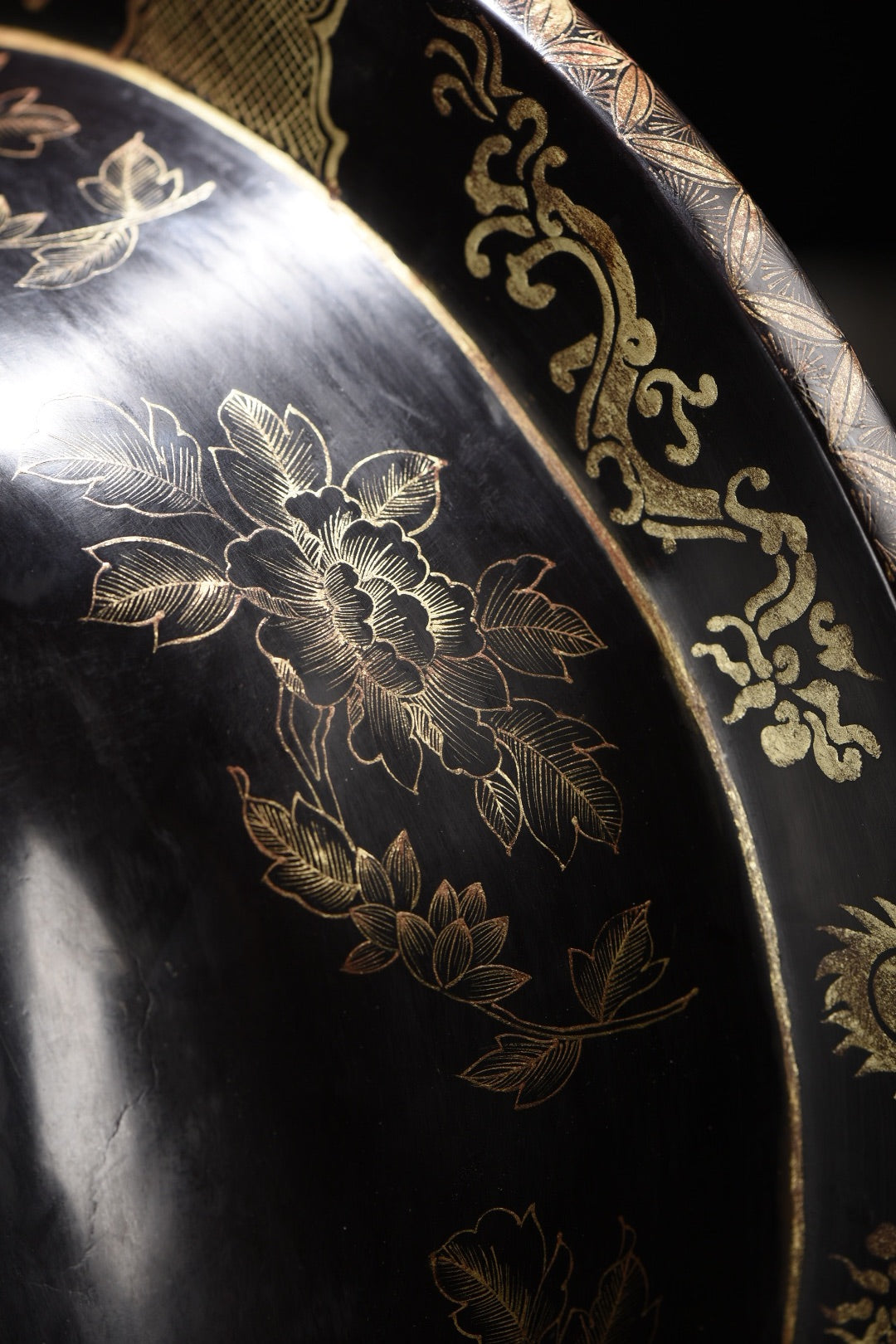A1420 Chinese Gilt Gold Wooden-cored Lacquerware Double Dragon Design Big Plate