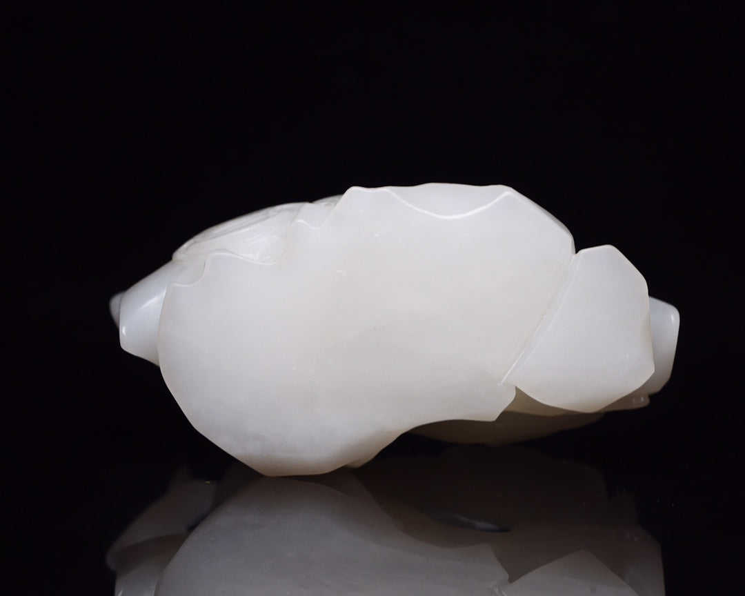 A1421 High Quality Chinese White Hetian Jade Carved Kwan-yin Statue