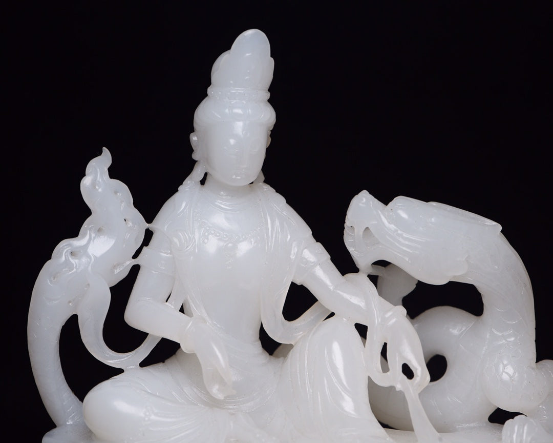 A1421 High Quality Chinese White Hetian Jade Carved Kwan-yin Statue