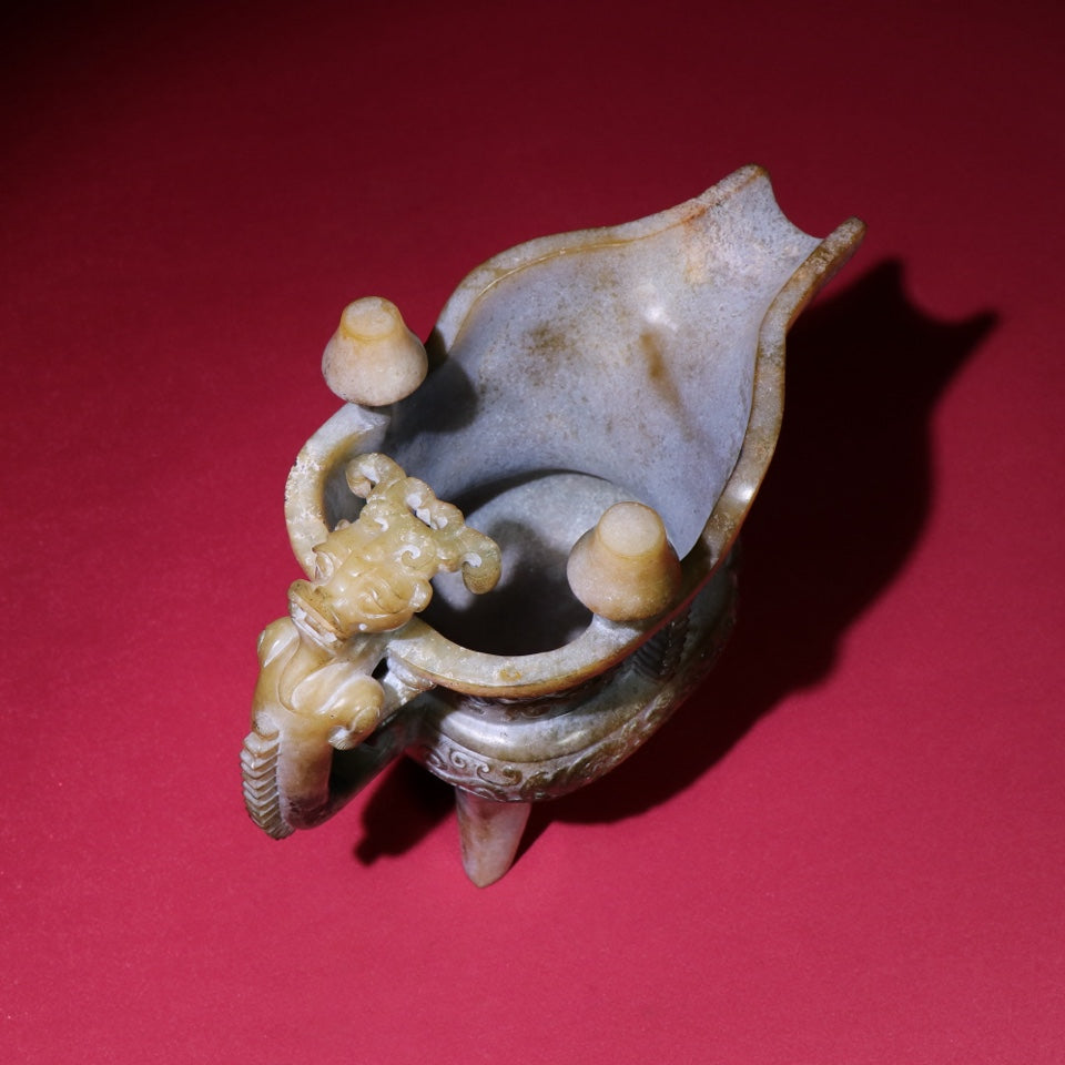 A1426 Superb Vintage Chinese Hetian Jade Carved 3 Leg Dragon Phoenix Wine Cup