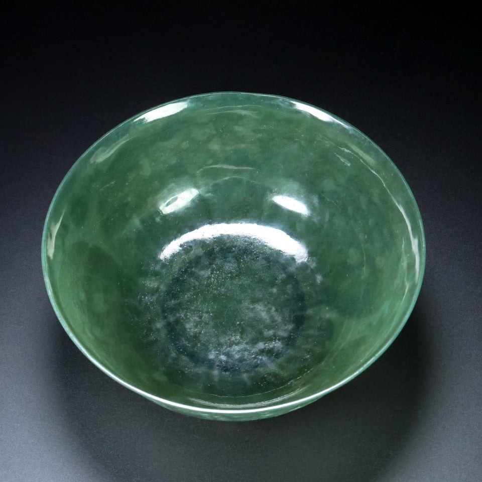 A1434 Chinese Green Hetian Jade Low Relief Fortune Dragon Design Bowl