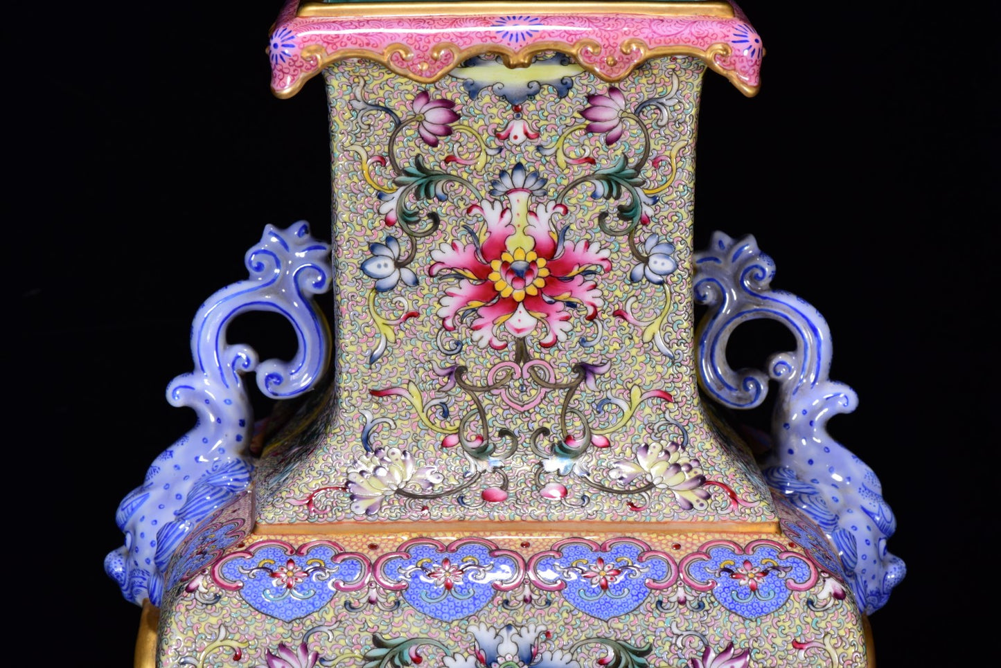 A1435 Chinese Qing Dynasty Gilt Edge Famille Rose Flowers Design Porcelain Vase