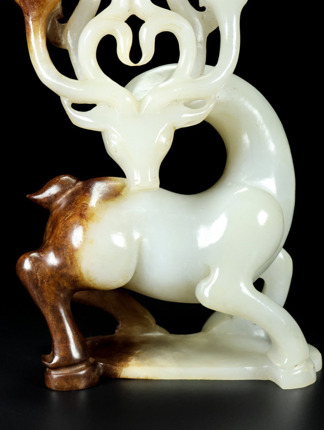 A1450 Exquisite Chinese Hetian Jade Carved Fortune Deer Statue