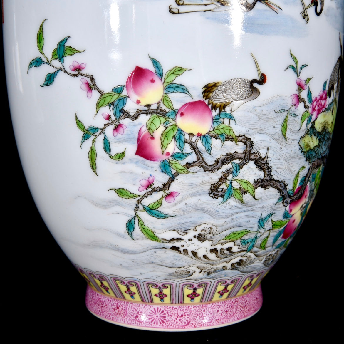 A1463 Chinese Qing Dynasty Gilt Edge Famille Rose Pine Tree & Crane Design Porcelain Vase