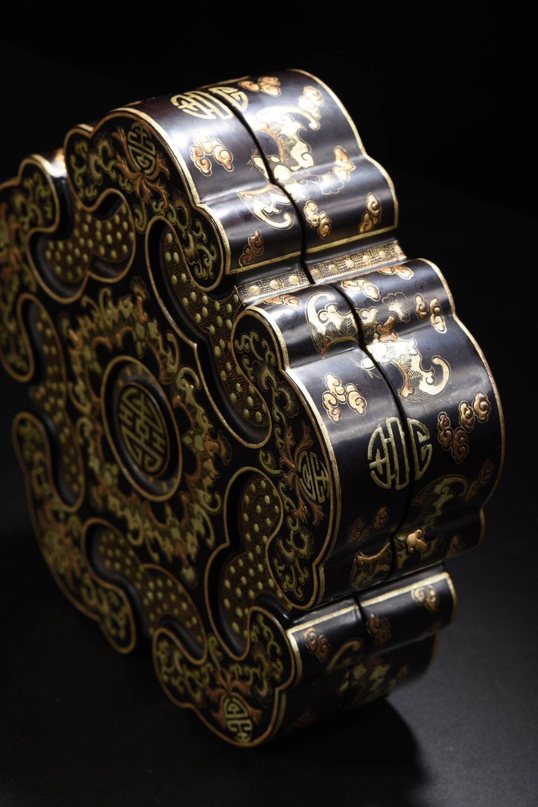A1478 Chinese Gilt Gold Wooden-cored Lacquerware Jewellery Box