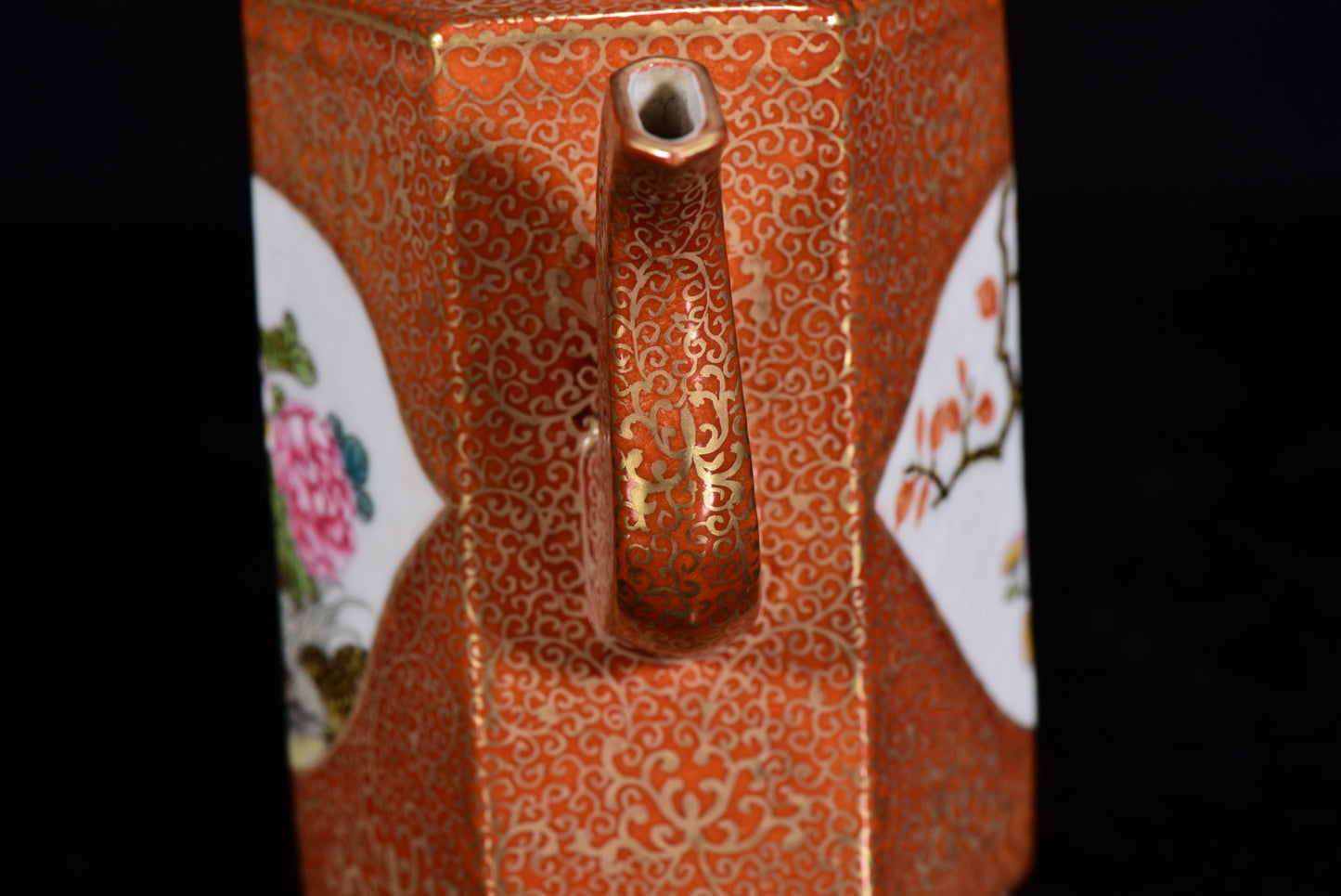 A1480 Chinese Qing Dynasty Gilt Gold Iron Red Glaze Famille Rose Flowers Bird Design Conjoined Porcelain Teapot