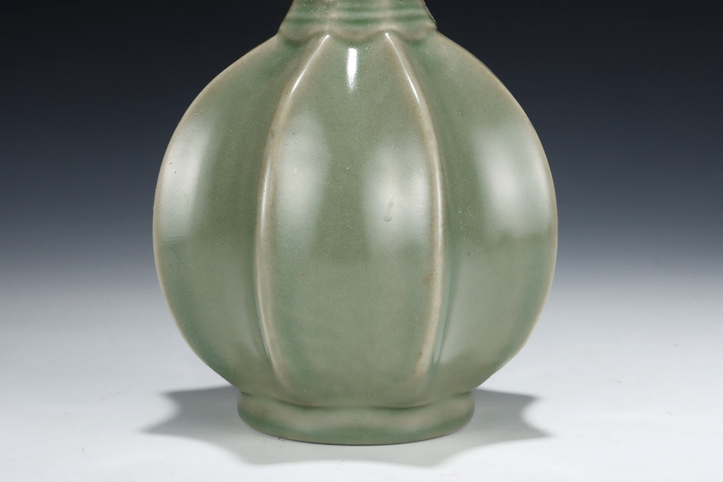 A1485 Chinese Yue Kiln Porcelain Vase