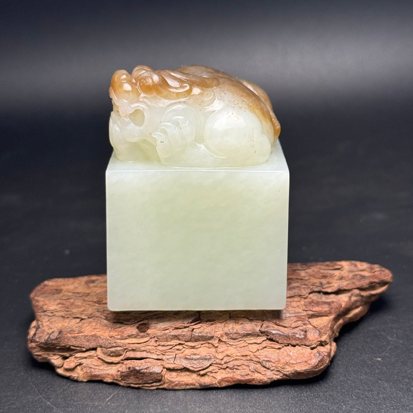 A1497 Chinese Natural Hetian Jade Carved Fortune Beast Seal