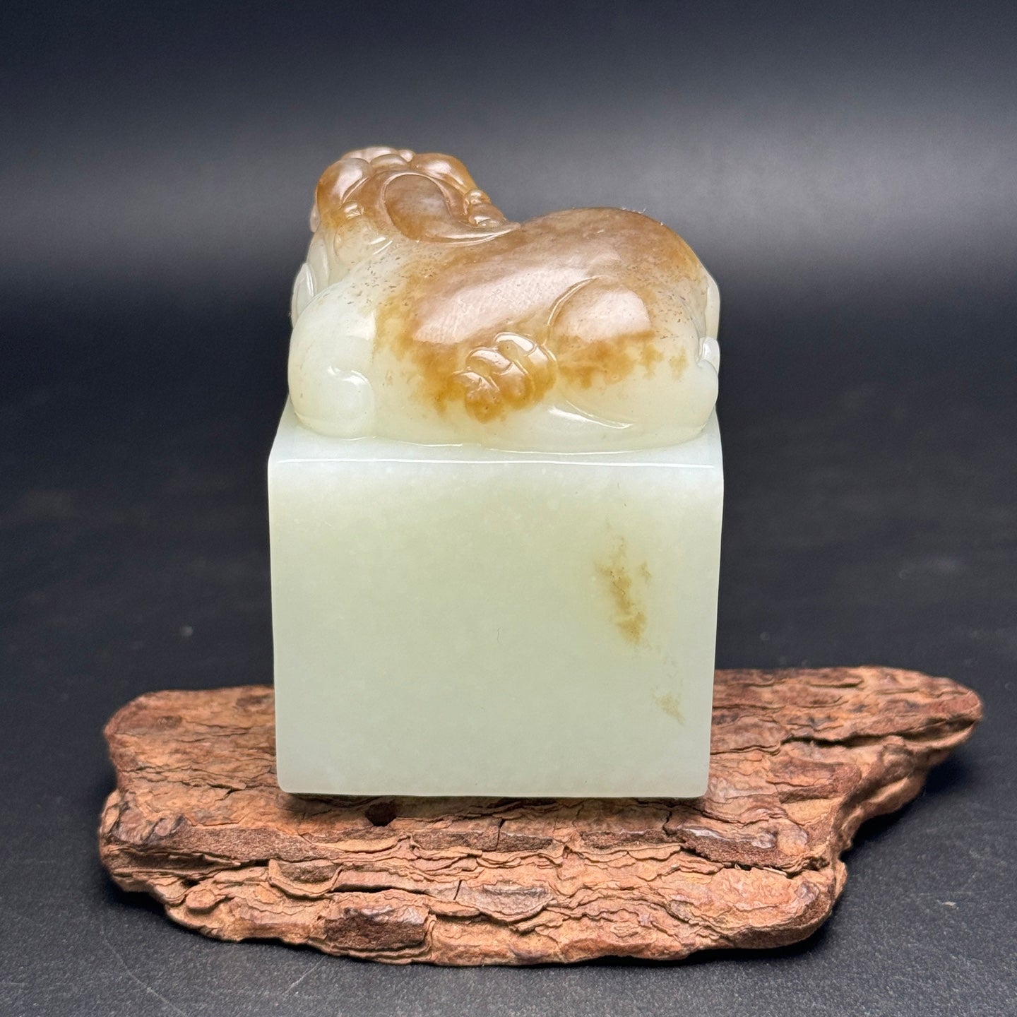 A1497 Chinese Natural Hetian Jade Carved Fortune Beast Seal